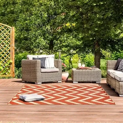 Large Outdoor Reversible Rug – Red & Cream Chevron, 160x230 cm