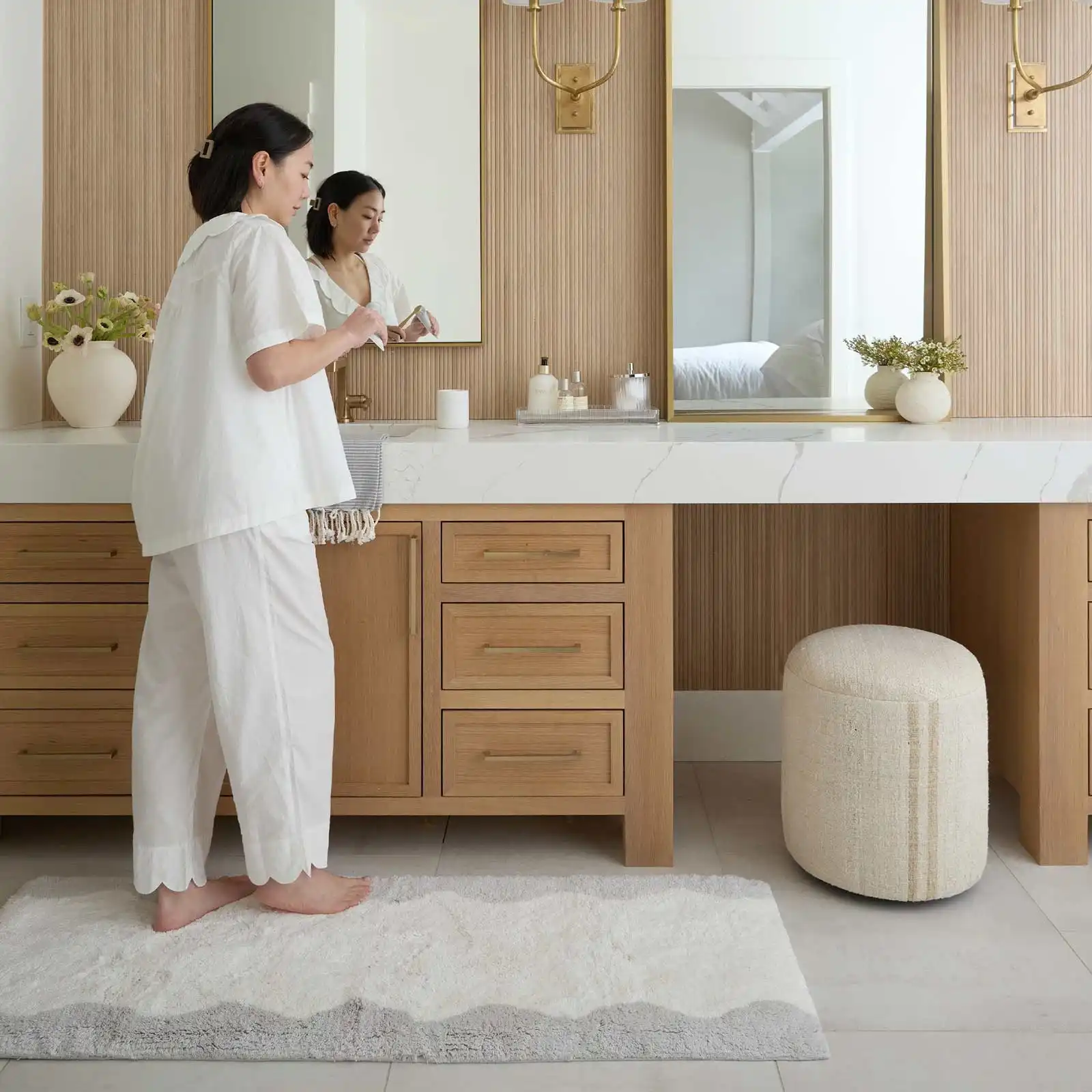 Harper Cloud hand-tufted bathroom rug in off-white