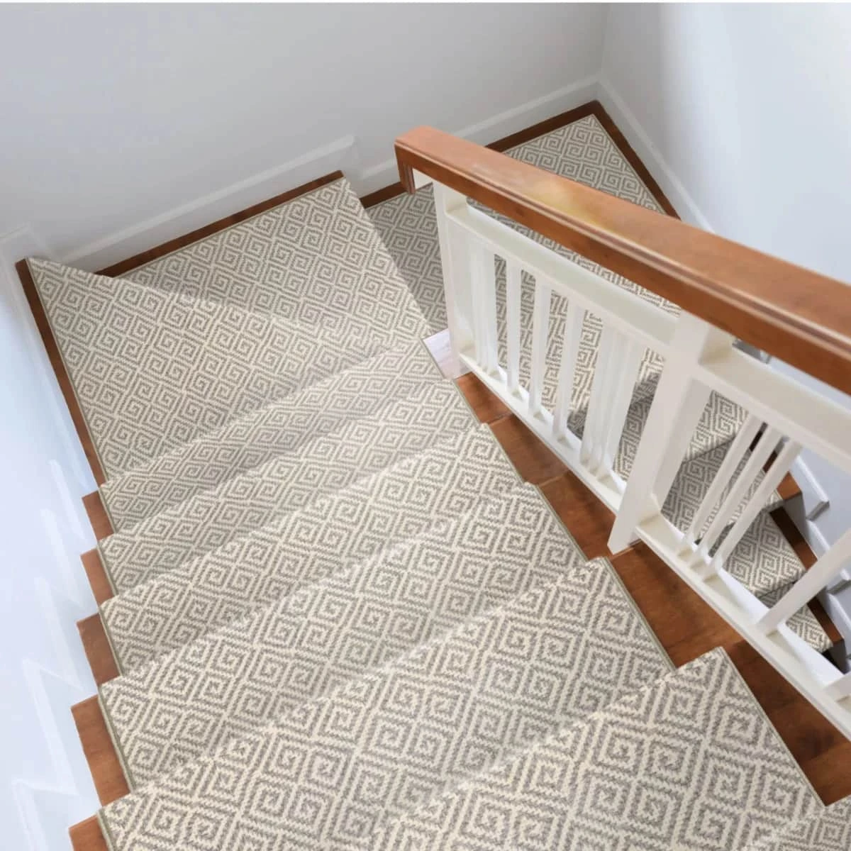 Multicolor Carmel wool area rug with geometric design